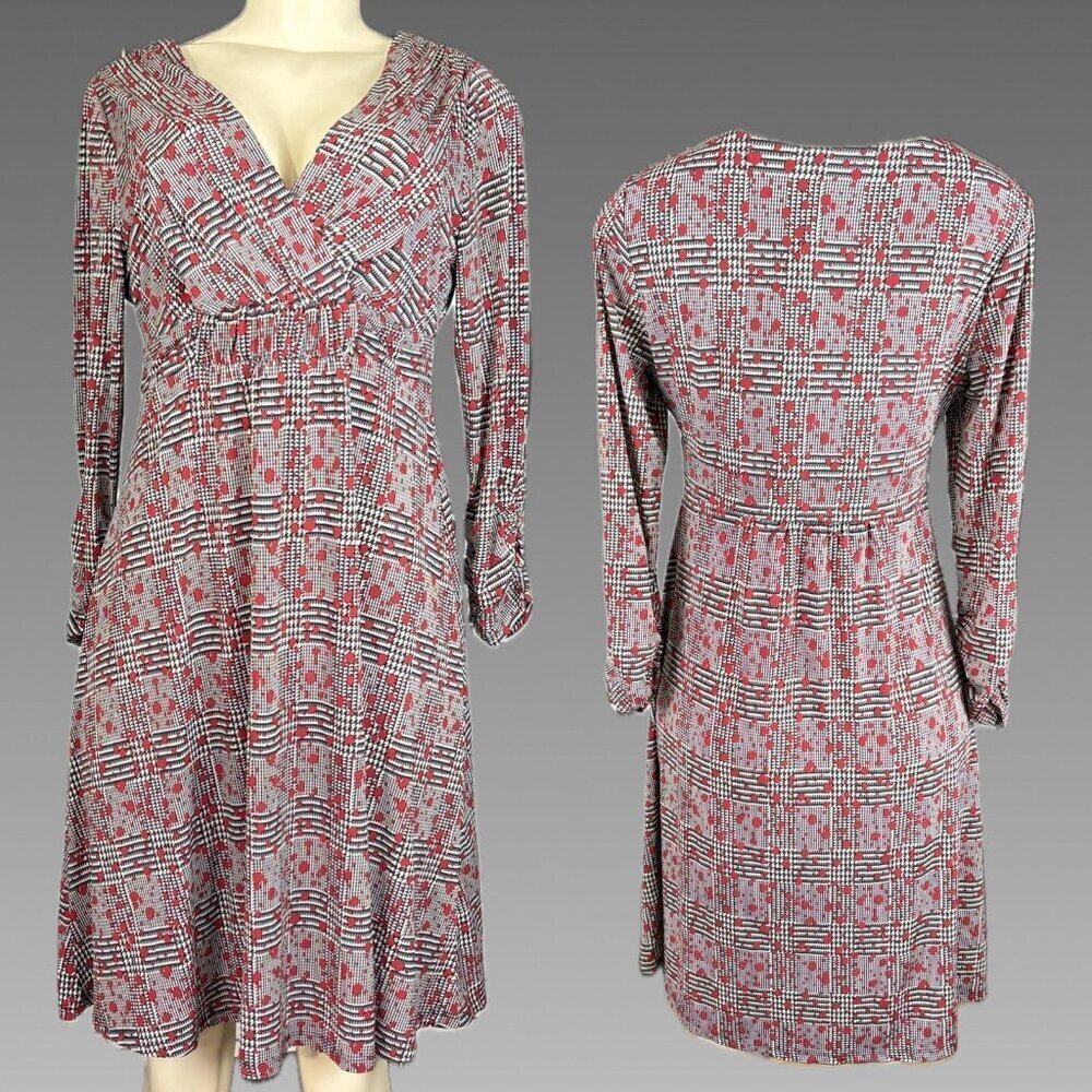 Monroe & Main M Black-Red Print Surplice Neckline 3/4 Sleeve Above Knee Dress